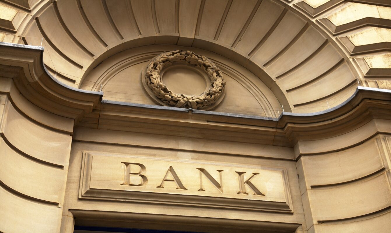 Thay đổi về quy định lựa ngân hàng cho vay